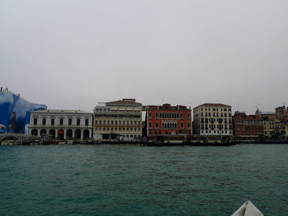 _1060680-out1.jpg