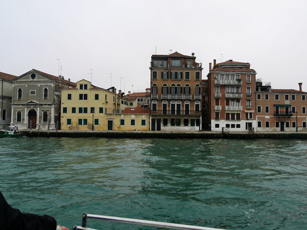 _1060756-out1.jpg